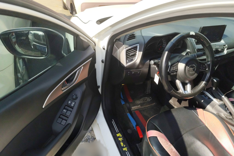 马自达3 昂克赛拉 2019款 云控版 三厢 1.5L 自动舒适型 国VI中控内饰7002