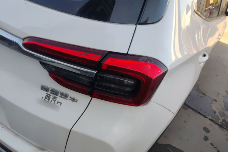 奇瑞 瑞虎5x 2019款 HERO 1.5L 手动时尚版车身外观9