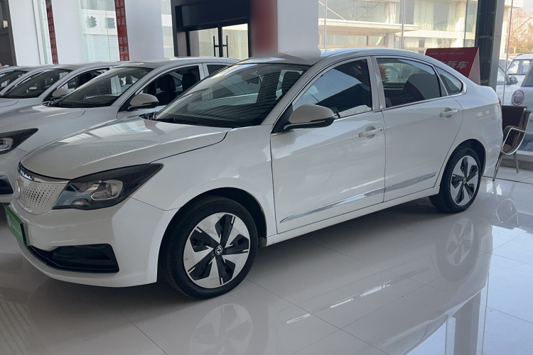 东风风神E70 2022款 500 超享版车身外观6004