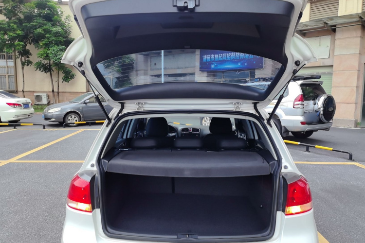 大众 高尔夫 2012款 1.6 自动时尚型局部细节23