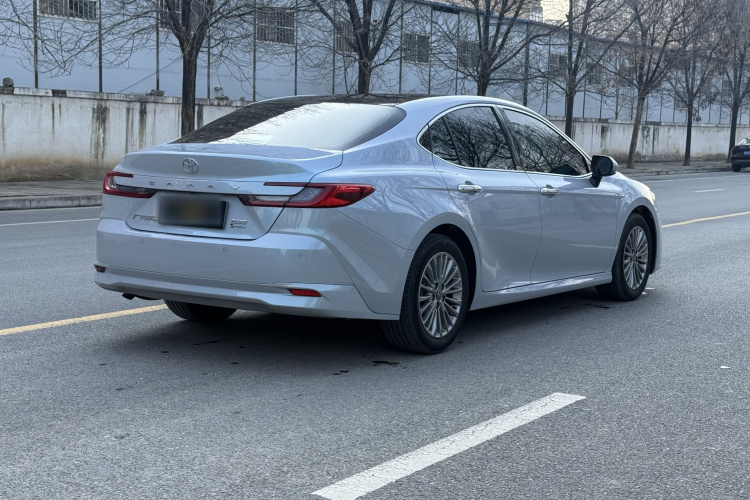 丰田 凯美瑞 2024款  双擎 2.0HG 尊贵版车身外观6007