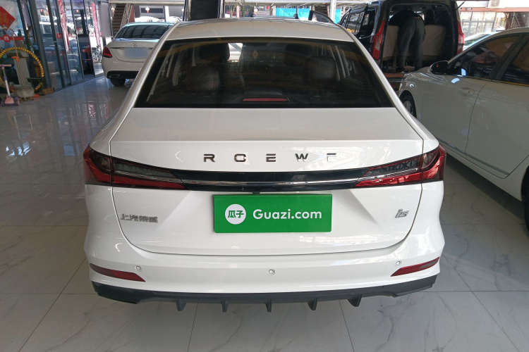 荣威i5 2023款 1.5L 手动舒享版车身外观6