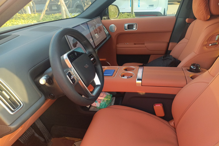 理想汽车 理想L8 2024款 Max中控内饰19