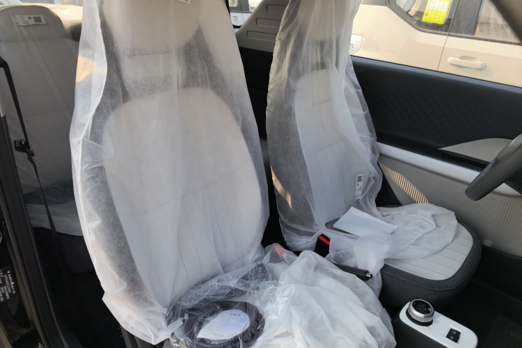 吉利银河 2025款 210km 熊猫卡丁局部细节41