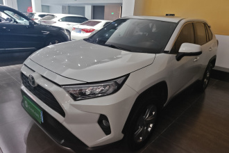 丰田 RAV4荣放 2020款 2.0L CVT两驱风尚PLUS版