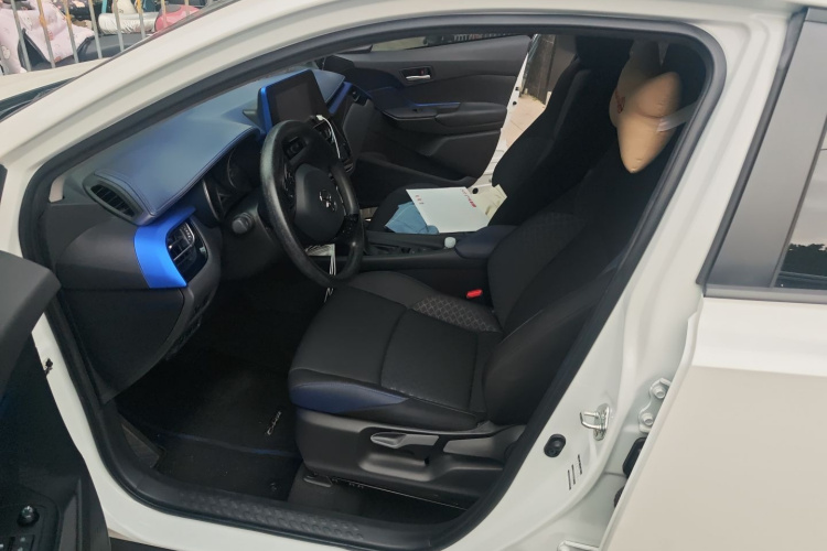 丰田C-HR 2022款 2.0L 舒适版中控内饰20