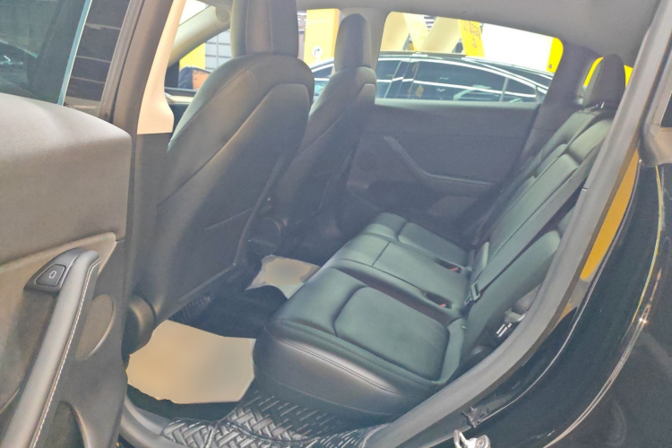 特斯拉 Model Y 2021款 标准续航后驱版中控内饰21