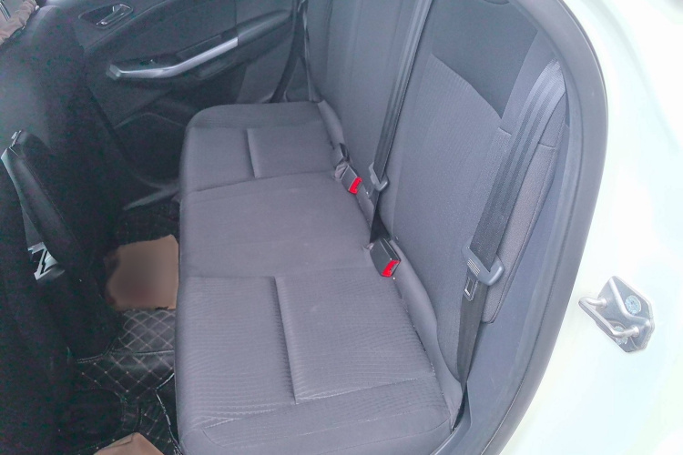 福特 福睿斯 2019款 改款 1.5L 手动质享型（胎压监测） 国VI中控内饰7001