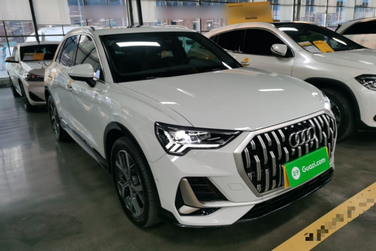 奥迪Q3 2024款 35 TFSI 时尚致雅型车身外观3