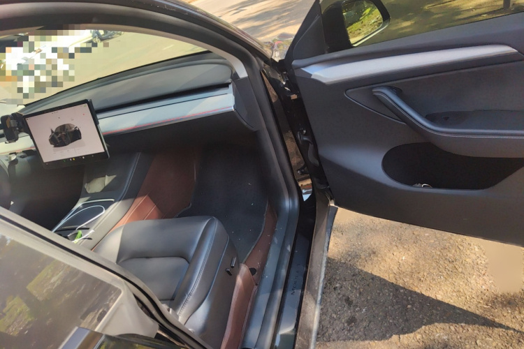 特斯拉 Model Y 2023款 后轮驱动版局部细节9005