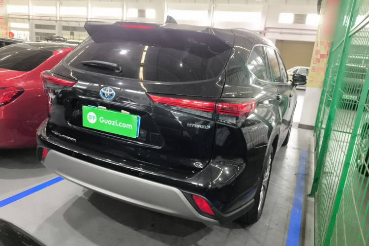 丰田 汉兰达 2023款 2.5L智能电混双擎两驱尊贵版 7座车身外观7