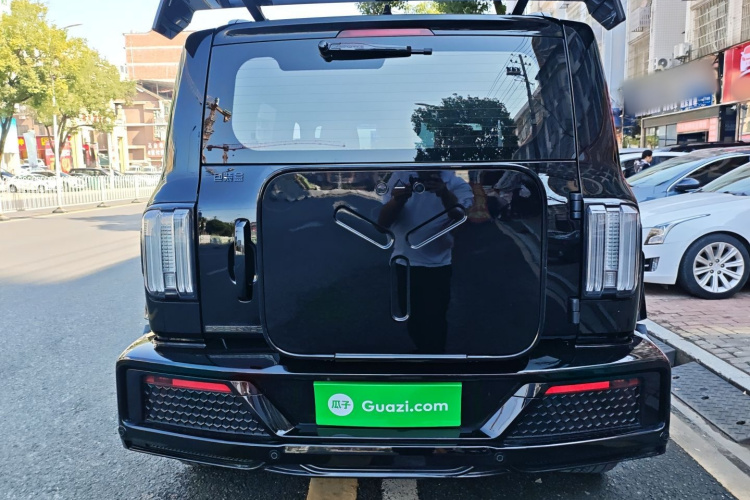 超境汽车 共创坦克300 2023款 2.0T 赛博骑士车身外观6