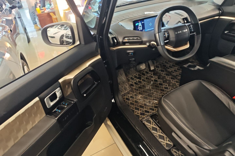 宝骏KiWi EV 2021款 设计师 磷酸铁锂中控内饰7003