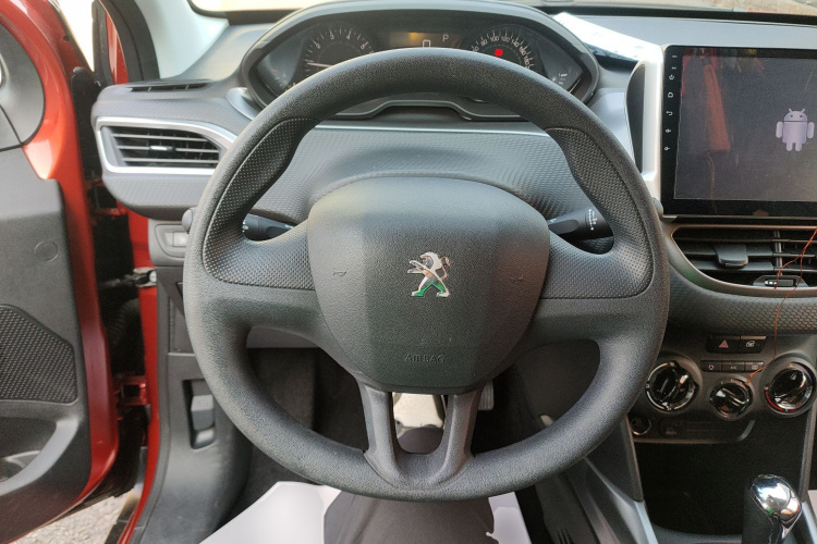 标致2008 2018款 1.6L 自动潮流版中控内饰13