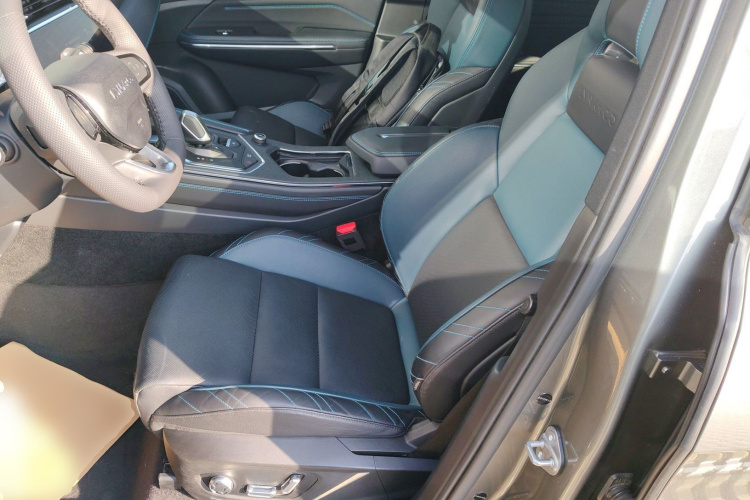 领克05 2020款 2.0TD 两驱耀Halo中控内饰19