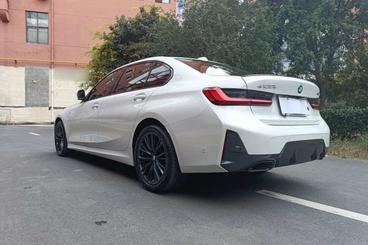 宝马3系 2024款 325Li M运动曜夜套装车身外观6005