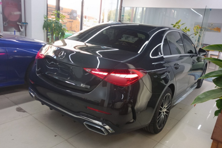 奔驰C级 2022款 改款 C 260 L 运动版车身外观7
