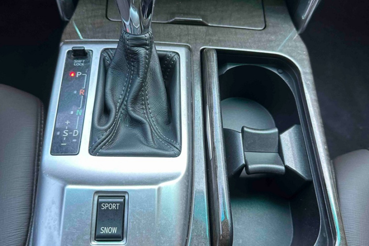 丰田 锐志 2013款 2.5V 菁锐版中控内饰7006