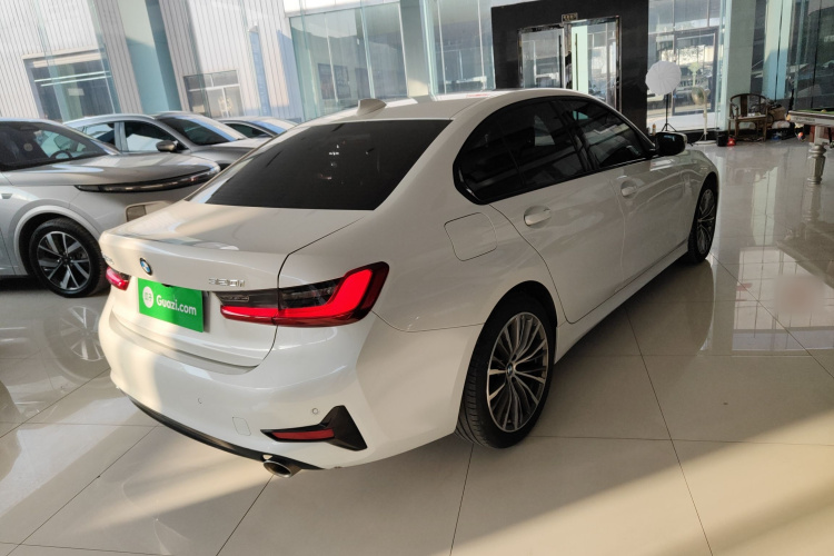 宝马3系 2022款 320i 运动套装车身外观6005