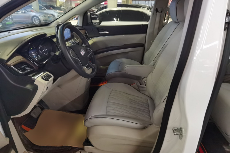 别克GL8 2021款 陆上公务舱 652T 舒适型局部细节19