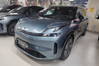 领克08 EM-P 2025款 220km 四驱性能Halo