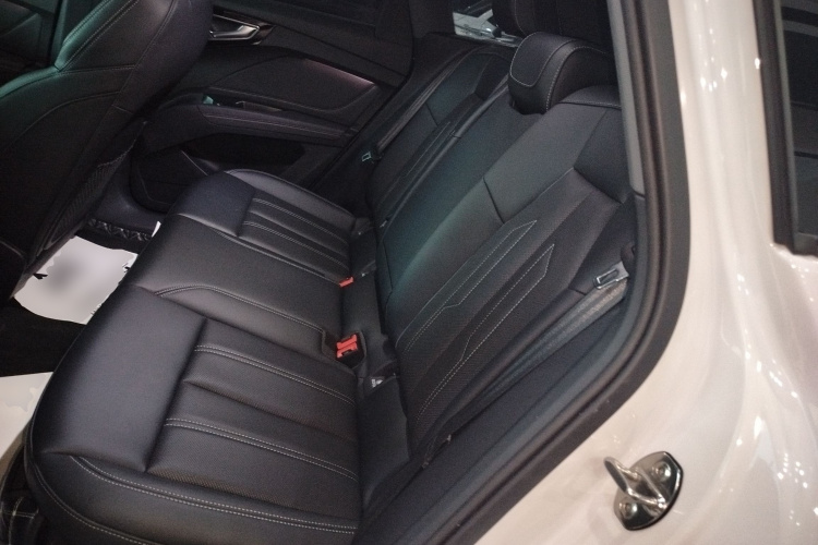 奥迪Q4 e-tron 2024款 40 e-tron 创境版中控内饰21