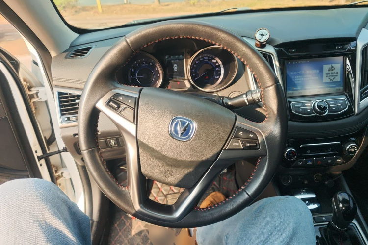 长安 逸动 2016款 1.6L 自动风尚型中控内饰13