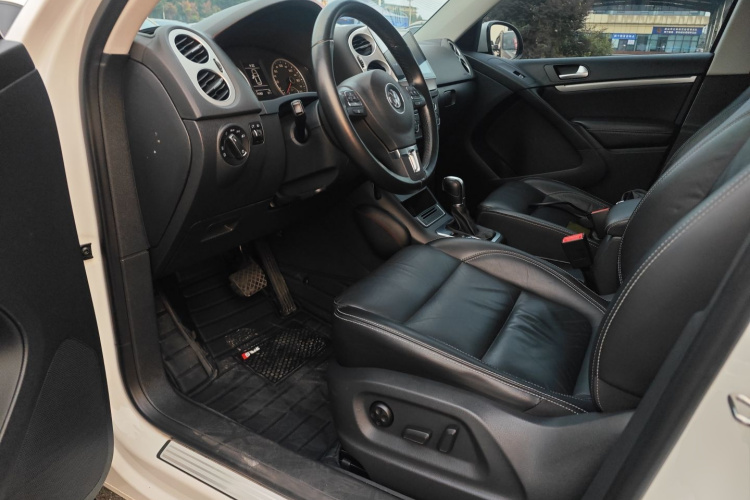 大众 途观 2017款 300TSI 自动两驱丝绸之路舒适版中控内饰20