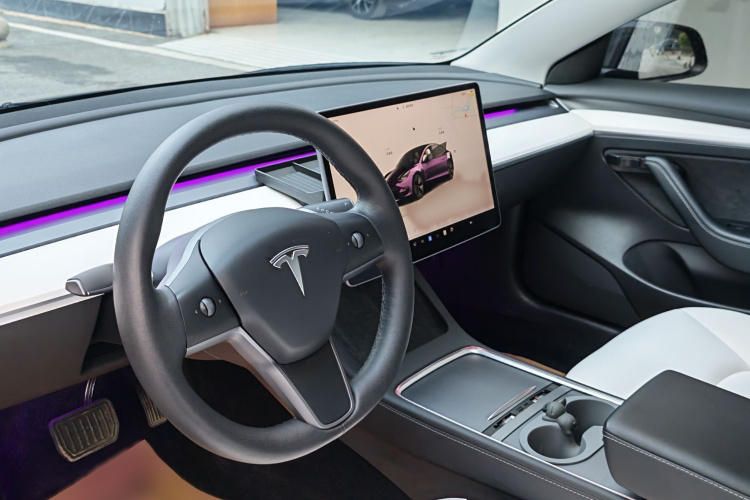 特斯拉 Model 3 2022款 后轮驱动版中控内饰7004