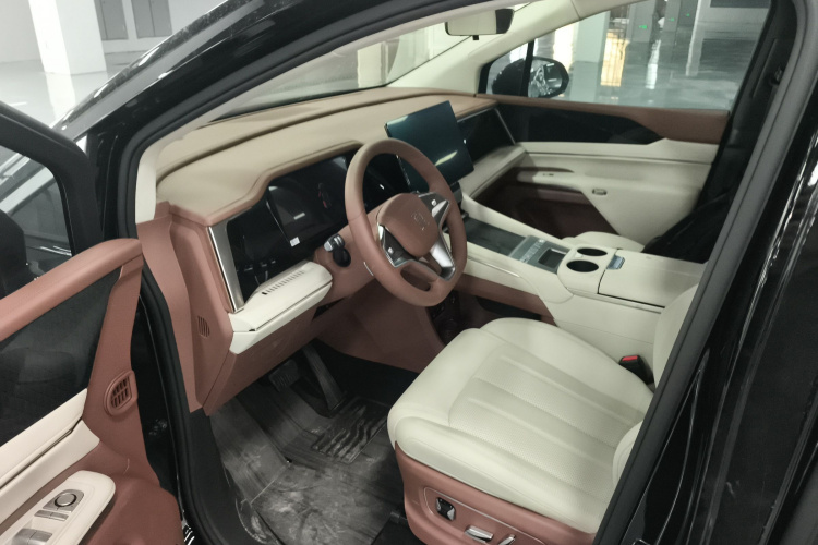 比亚迪 夏 2025款 DM-i 1.5T 180km 超越型中控内饰20