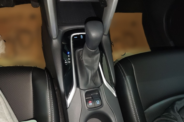 丰田 卡罗拉锐放 2022款 2.0L 豪华版局部细节18