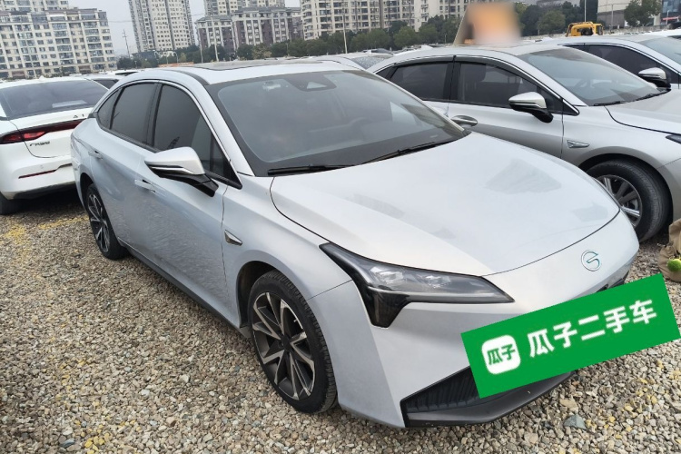 埃安 AION S Plus 2022款 80 科技版车身外观3