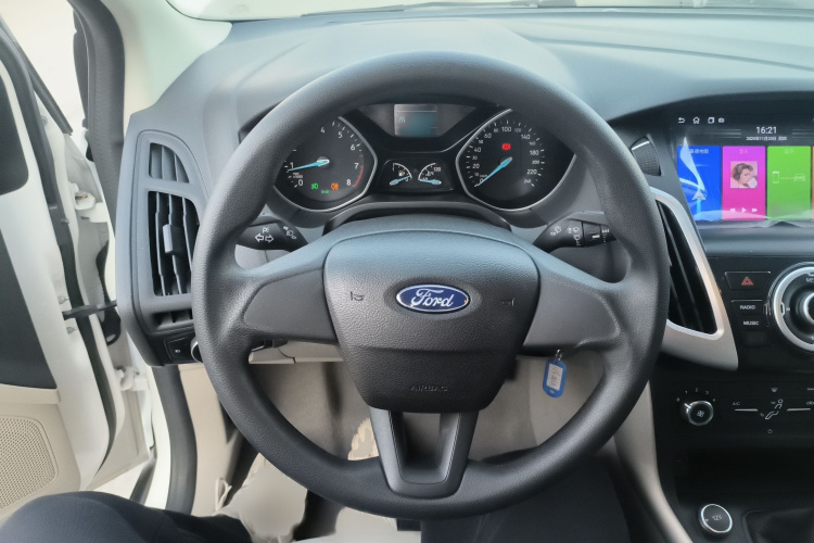 福特 福克斯 2017款 三厢 1.6L 手动舒适型智行版局部细节13