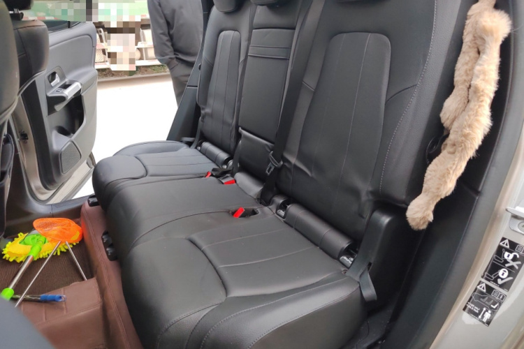 奔驰GLB 2023款 GLB 220 时尚型中控内饰21