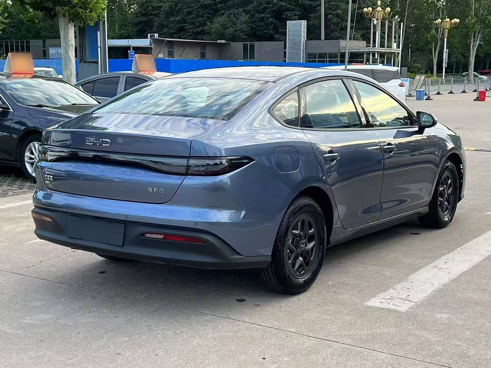 比亚迪 海豹05 DM-i 2025款 DM-i 智驾版 55KM豪华型