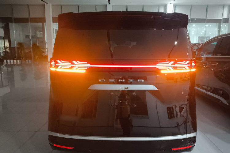 腾势D9 2022款 DM-i 970 四驱尊荣型车身外观6