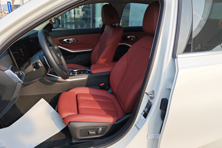 宝马3系 2024款 325i M运动套装局部细节19