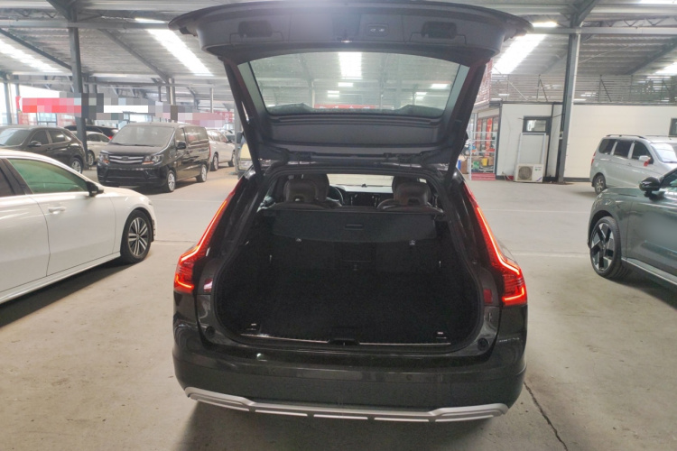 沃尔沃V90 2024款 Cross Country B5 AWD 智尊版机舱底盘23