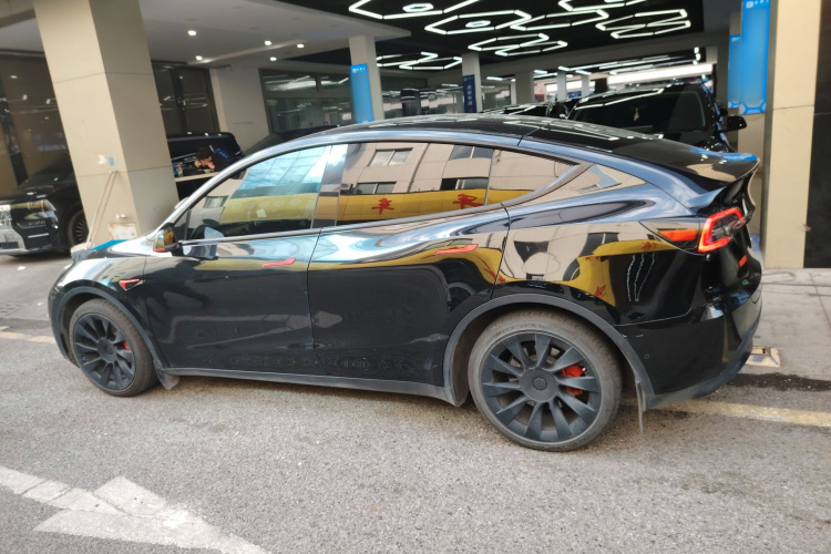 特斯拉 Model Y 2022款 改款 后轮驱动版车身外观6003