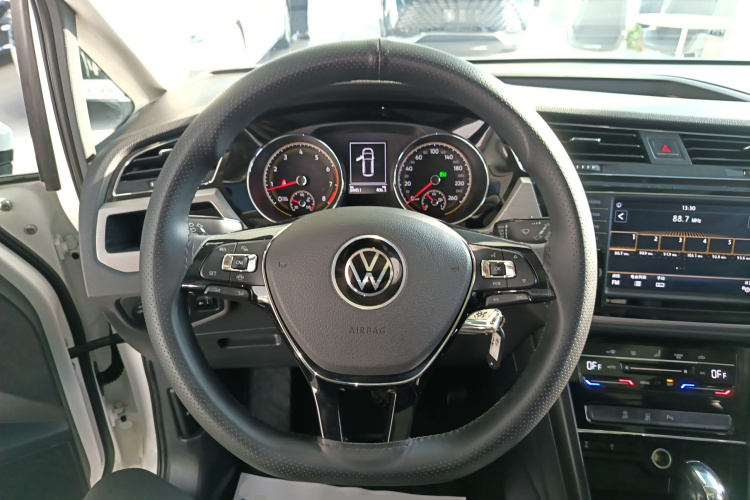 大众 2021款 途安L 280TSI DSG舒适版 7座局部细节13