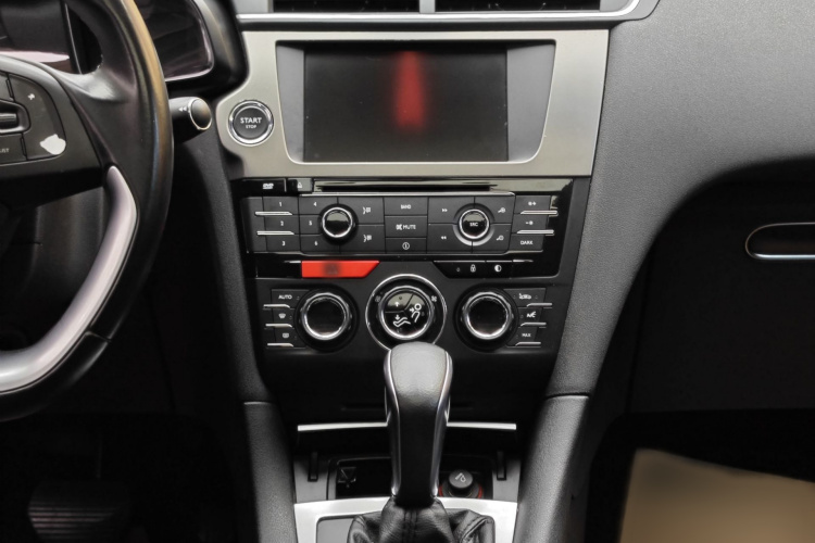 DS 5LS 2016款 1.6T 豪华版THP160中控内饰7007