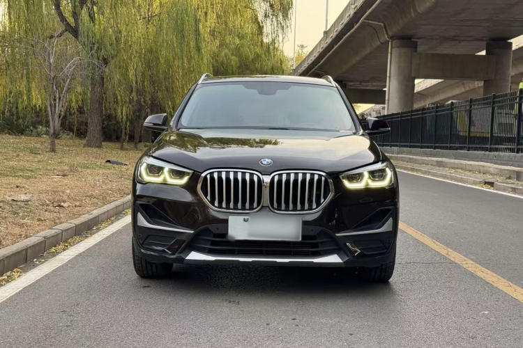 宝马X1 2020款 xDrive25Li 尊享型车身外观6001