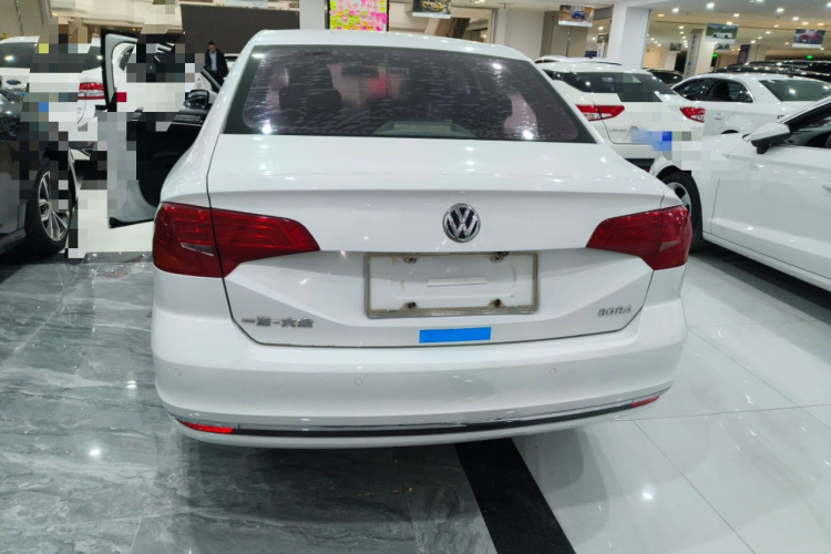 大众 宝来 2017款 1.6L 自动舒适型车身外观6