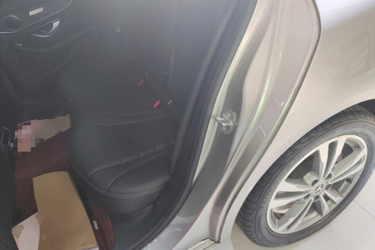 奔驰C级 2019款 C 180 L 时尚型运动版中控内饰21