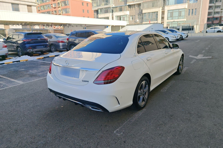 奔驰C级 2021款 C 260 L 运动版车身外观7