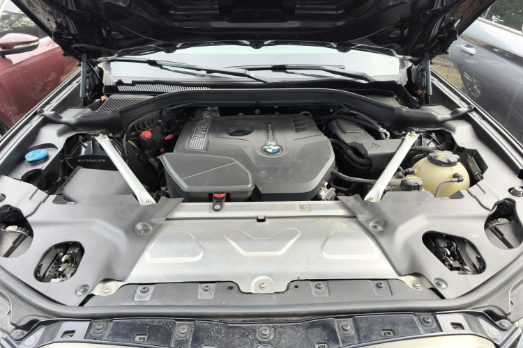 宝马X3 2018款 xDrive30i 领先型 M运动套装 国VI机舱底盘24