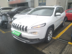 Jeep 自由光 2017款 2.0L 优越版