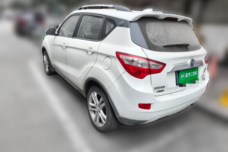 长安CS35 2016款 1.6L 手动豪华型 国V车身外观5