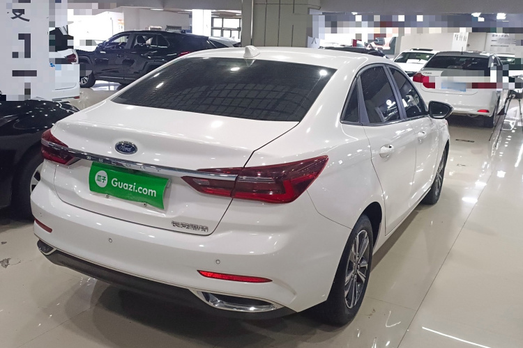 福特 福睿斯 2021款 1.5L 自动钻石版车身外观7