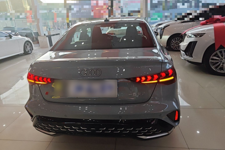 奥迪A3 2026款 A3L Limousine 35TFSI 飞驰尊享型车身外观6